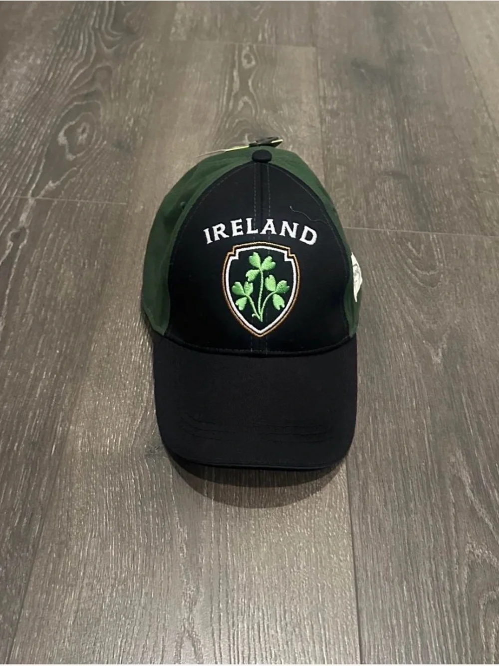 Ireland Embroidered Shamrock SnapBack Baseball Cap - Black and Green